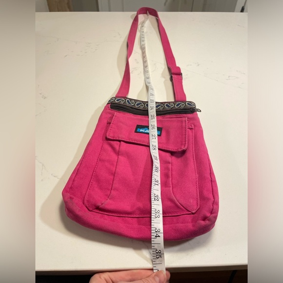 KAVU Keeper Cross Body Cotton Canvas Bag in Weathered Pink - Picture 10 of 11